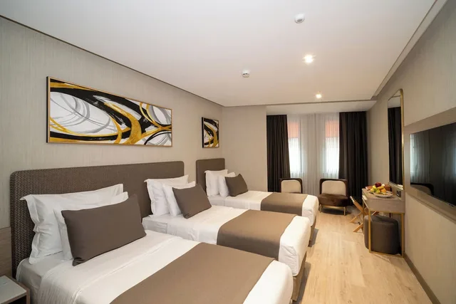 غرفة قياسية ثلاثية بثلاثة أسرّة، Rayelin Hotel Old Town 3/4