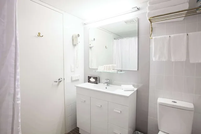 Deluxe, Triple, 3 Beds, Metro Hotel Marlow Sydney Central 4/5