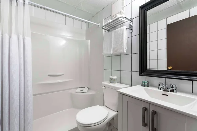 Standard, Multiple Beds, Accessible، Stoke Hotel Surestay Collection By Best Western 3/3