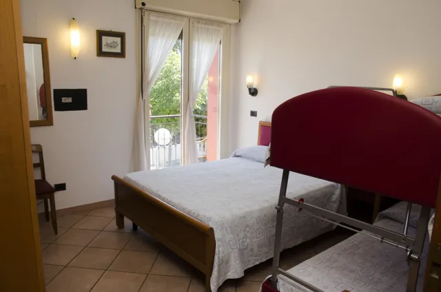 غرفة ثلاثية بسرير مزدوج وسرير فردي، Albergo Bar Cenni 3/5