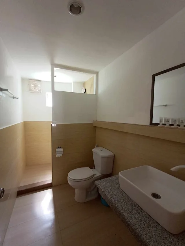 جناح جونيور بسريرين كوين، Heartland Hotel Service Rooms And Apartments 3/3