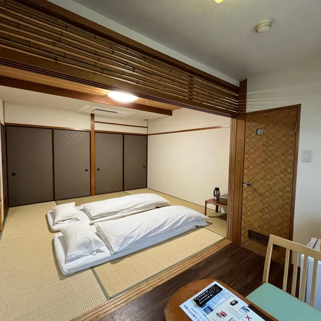 Japanese, No Bathroom، Kameya Rakan 7/10