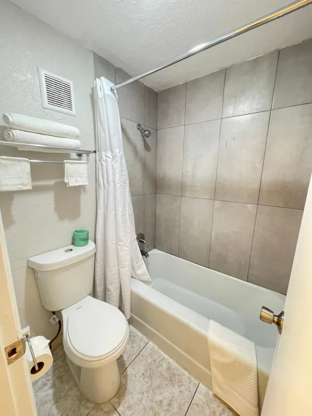 2 Queen Beds - Mobil Access Tub Nsmk Micfridg، Motel6 Altamonte Springs, FL 8/10