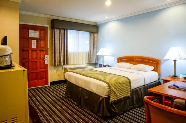 غرفة بسرير كوين، Hotel Parmani 2/8