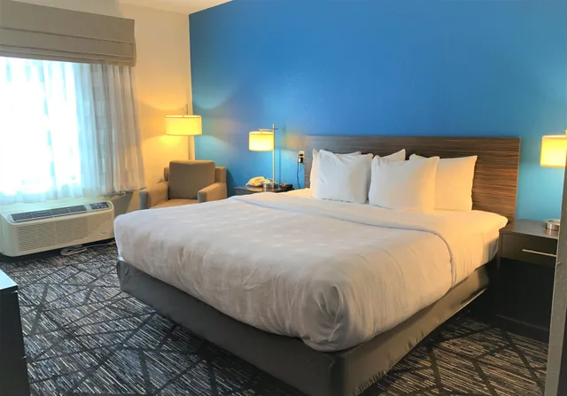 غرفة بسرير مزدوج لذوي الإعاقة، SureStay by Best Western Cambridge 2/3