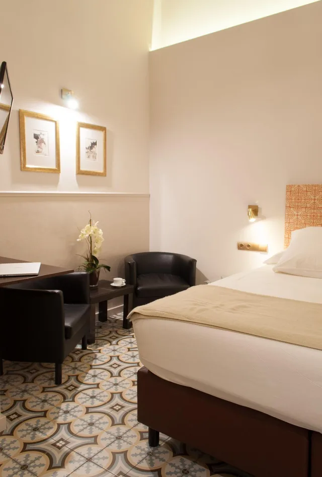 Interior, Standard, Double Bed, MIHLTON BARCELONA 8/10