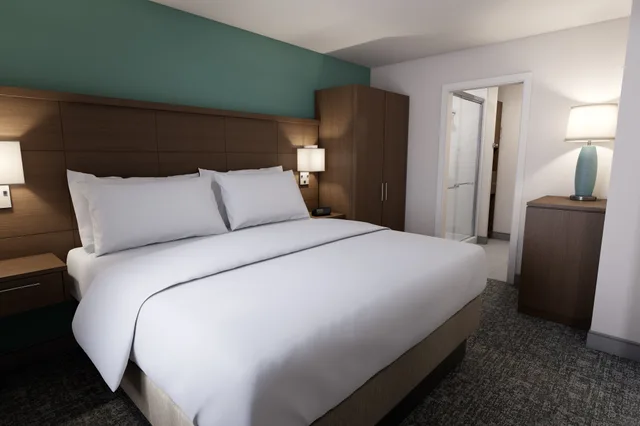1 Bedroom, Suite, King Bed, Staybridge Suites Southgate Detriot Area 1/2