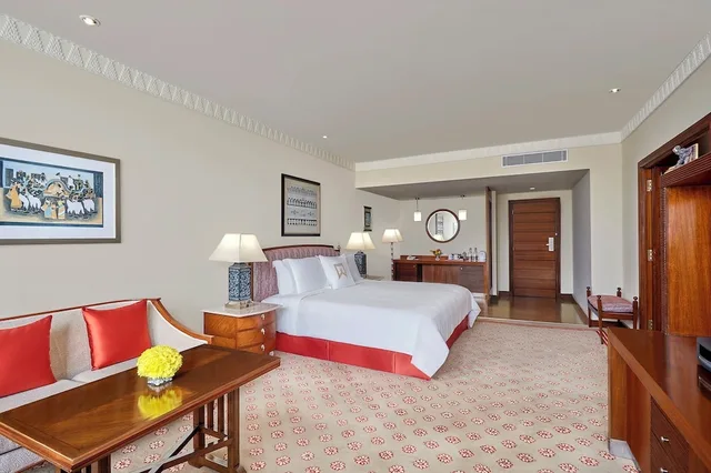 Club, King Bed, City View, Itc Kakatiya 6/10