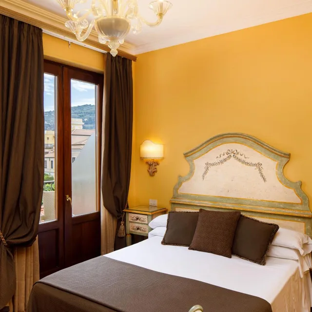 غرفة ديلوكس بإطلالة على البحر مفردة بسرير مزدوج، Hotel Palazzo Guardati 1/7