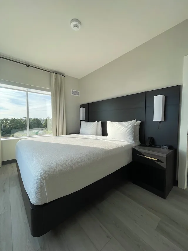 جناح بسريرين كوين بغرفة نوم واحدة مع أريكة لذوي الإعاقة، Residence Inn By Marriott Navarre Waterfront 1/2
