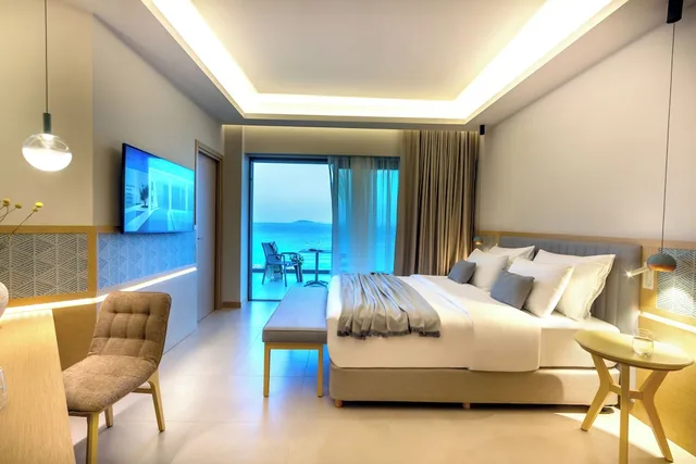 Panorama, Suite, Queen Bed, Sea Front, Sofa، Ammoa Luxury Hotel & Spa Resort 1/1