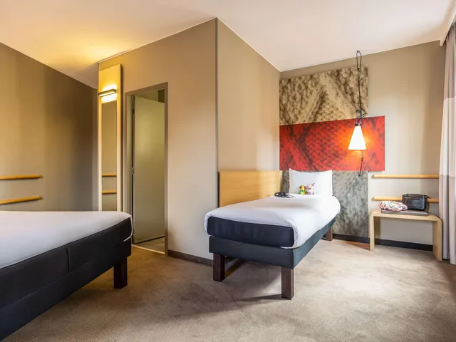 غرفة قياسية بسرير مزدوج وسرير فردي، Hotel ibis Brussels off Grand Place 4/10