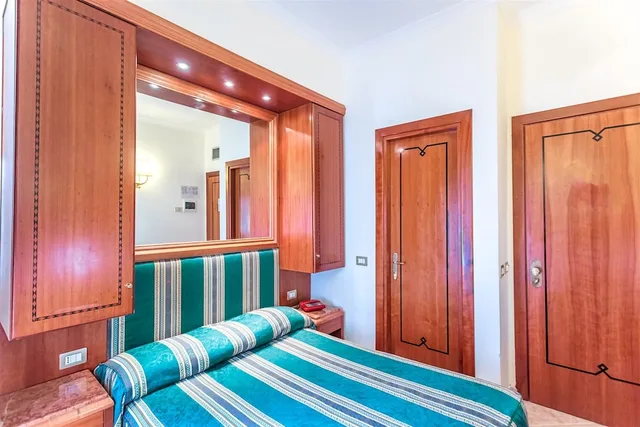 غرفة اقتصادية، Raeli Hotel Lux 2/3