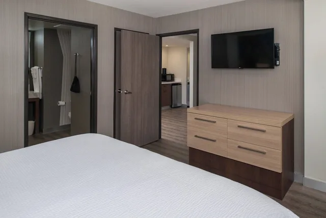 جناح بسرير كينج بغرفة نوم واحدة مع أريكة، Courtyard By Marriott Temecula Murrieta 1/5