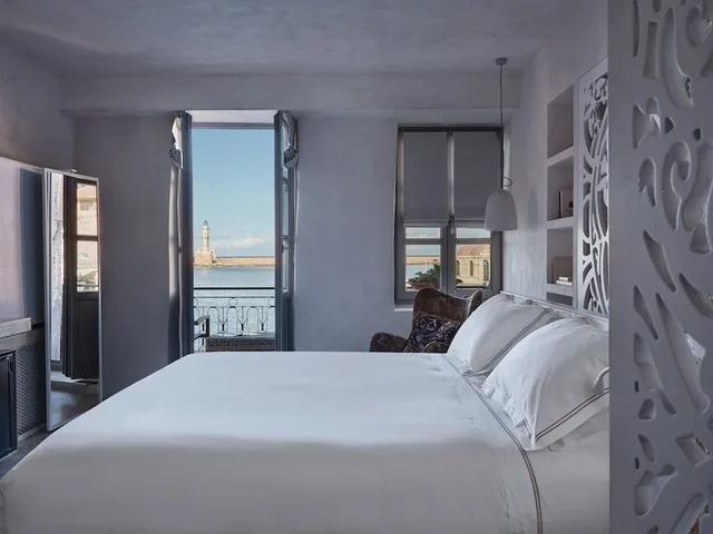 White, Suite, Queen Bed, Sea View, Balcony، Chania Inn 5/9
