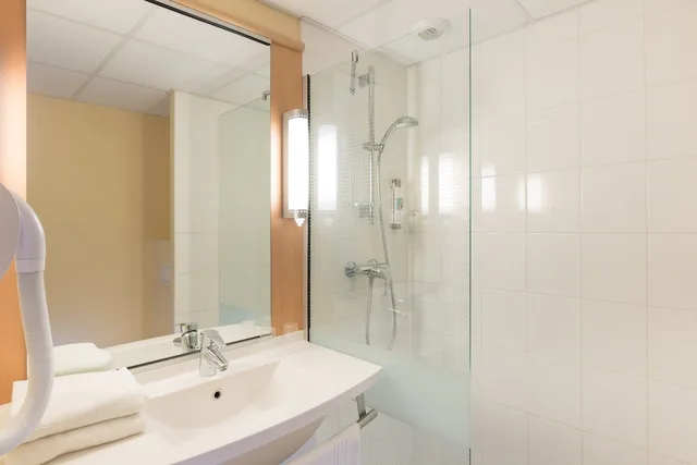 غرفة قياسية بسرير مزدوج وسرير فردي، Ibis Guingamp - Coeur De Bretagne 7/7