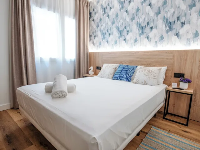 غرفة قياسية بسرير مزدوج، Sweet Lloret Suites 1/8