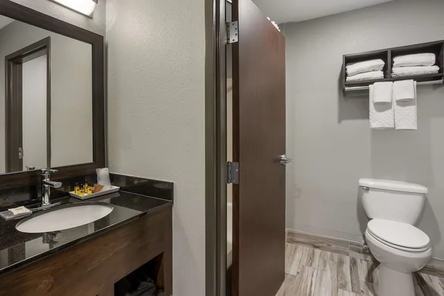 غرفة قياسية بسرير كينج، Best Western Plus Columbia Inn 10/10