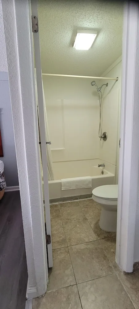 غرفة قياسية بسريرين مزدوجين، Rodeway Inn Auburn Hills - Detroit 7/8