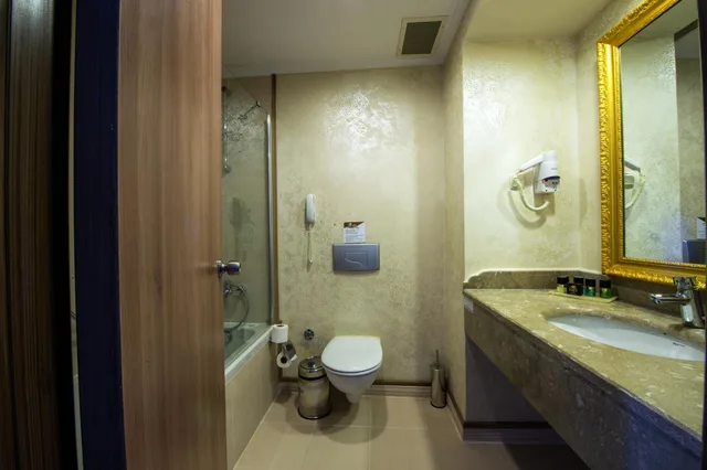 غرفة شهر العسل في المبنى الرئيسي، Utopia World Hotel 8/10