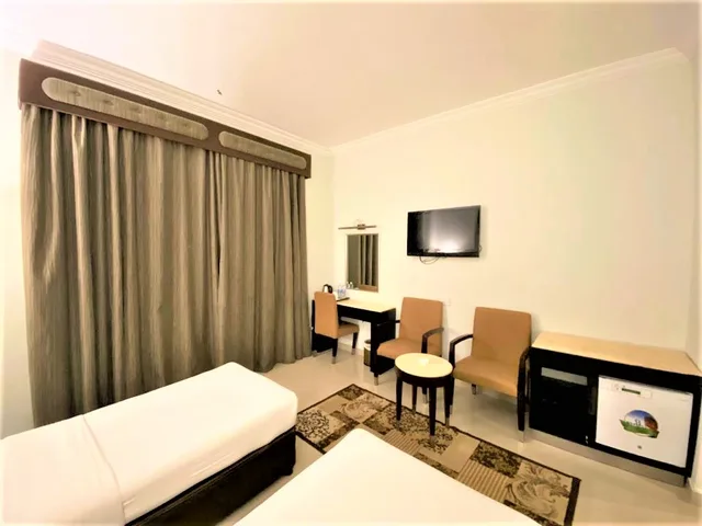 Room, Twin Beds, Pool Access, Signature Inn Hotel Deira 3/5