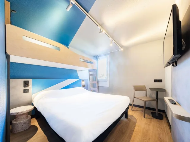 غرفة بسرير مزدوج وسرير بطابقين، Ibis Budget Beziers Est Mediterranee 1/2