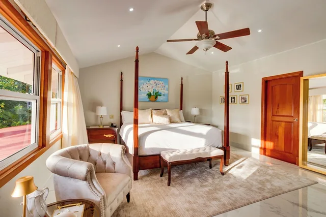 Regal, King Bed، San Ignacio Resort Hotel 1/8