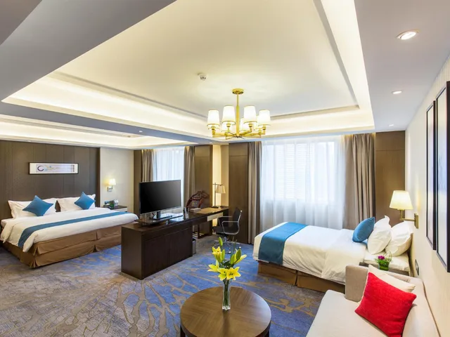 غرفة سوبيريور عائلية بسرير كوين وسرير فردي، Wanyue Grand Skylight Hotel Shenzhen 1/3