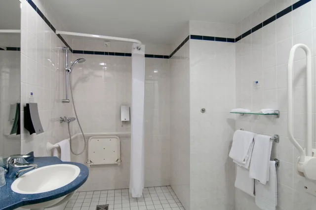 غرفة بسرير مزدوج لذوي الإعاقة، Holiday Inn Express Antwerp City North 2/2