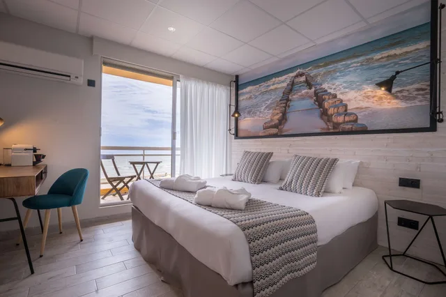 غرفة سوبيريور بسرير كينج بإطلالة على البحر، Best Western Plus Hotel Canet-Plage 2/10
