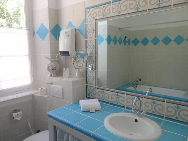 Room, Triple, 1 Queen and 1 Single Bed, Hill Side، L Orangeraie Hotel 3/4
