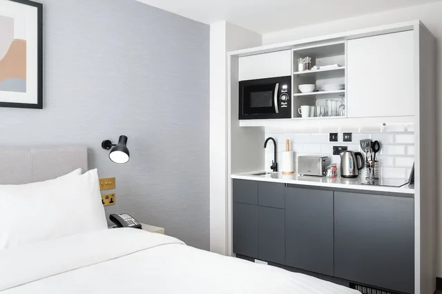 جناح استوديو ركني بسرير كوين بمطبخ، Staybridge Suites Brighton 7/8