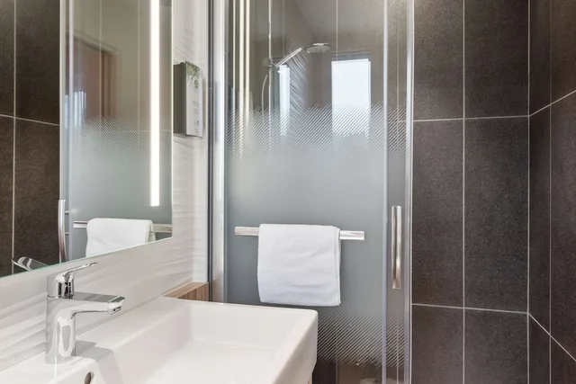 غرفة سوبيريور بسرير مزدوج وسرير فردي، Campanile Epinal Centre - Gare 10/10
