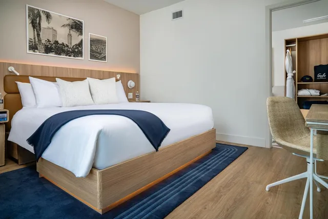 1 Bedroom, Suite, Partial Water View, Balcony، Gale Miami Hotel and Residences 1/2