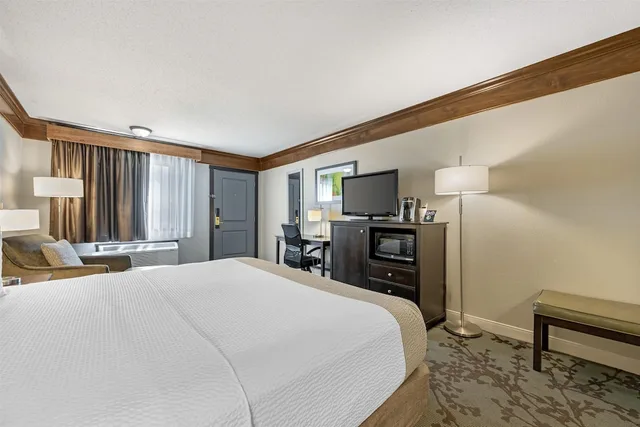 غرفة قياسية بسرير كينج، Best Western Black Hills Lodge 3/4