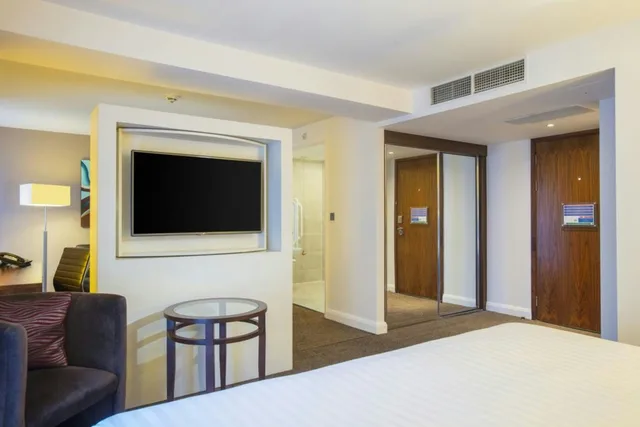 غرفة بسرير كينج لذوي الإعاقة، DoubleTree by Hilton Hotel & Spa Chester 4/10