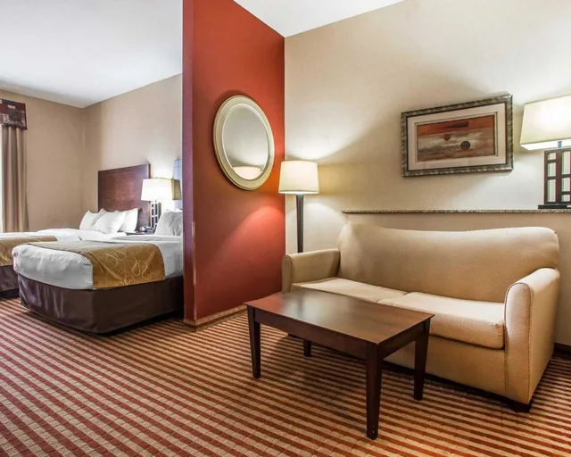 جناح بسريرين كوين مع أريكة، Comfort Suites Troy-I75 5/10