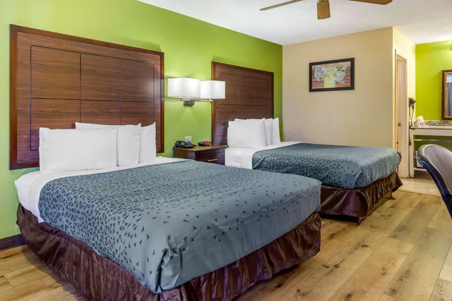 غرفة بسريرين كوين، Econo Lodge West Coors Blvd 3/4