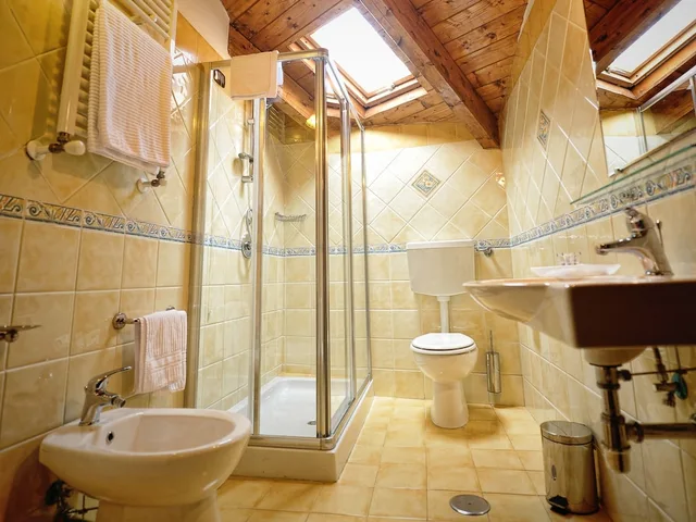 غرفة غراند ثلاثية بثلاثة أسرّة، Barbato Hotel 5/7