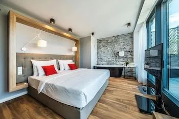 جناح ركني بشرفة بجاكوزي، Up Hotel Budapest 2/2