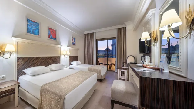 Standard, Double Bed, Side Sea View، Aydinbey Kings Palace Spa and Resort Hotel 7/10
