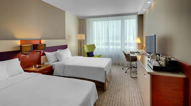 غرفة سوبيريور بسريرين منفصلين بإطلالة على الفناء، Courtyard by Marriott Zurich North 2/7