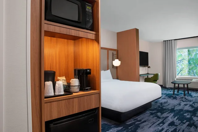 جناح تنفيذي بسرير كينج، Fairfield Inn & Suites by Marriott Lebanon near Expo Center 3/6