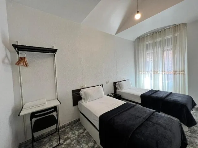 Room, Twin Beds, Private Bathroom, Hostal Palacios Fuencarral 6/10