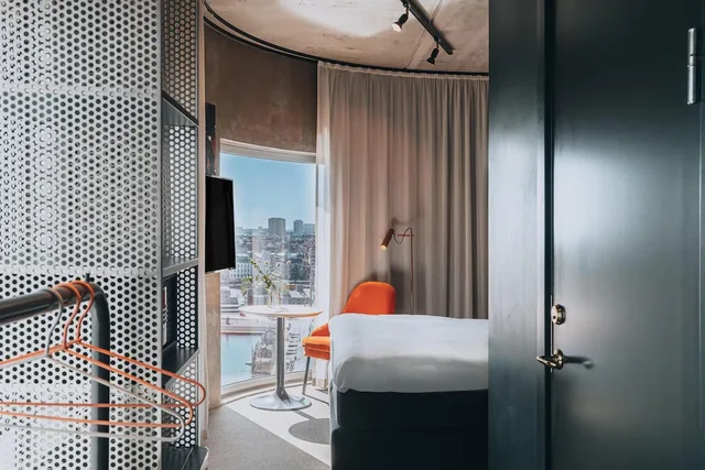 غرفة بسرير كوين بإطلالة على المدينة، Story Hotel Studio Malmo 6/6
