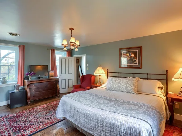 جناح بسرير كينج، Battlefield Bed &amp; Breakfast Inn 3/10