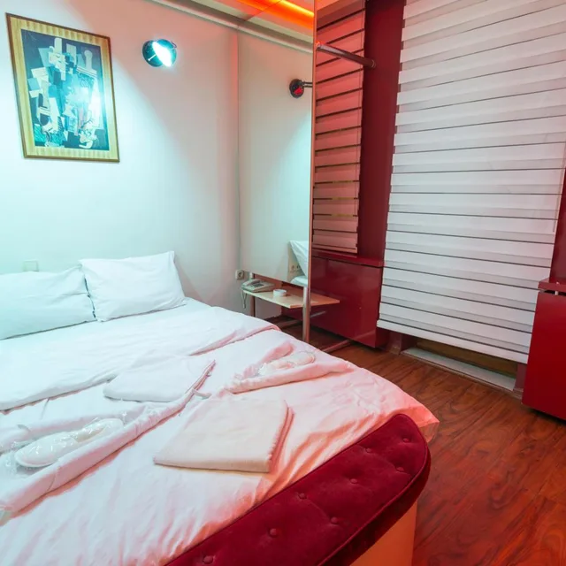 جناح، Element Suites 4/10