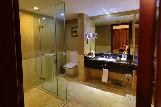 Executive, Twin Beds, Ramada by Wyndham Chengdu North 4/4