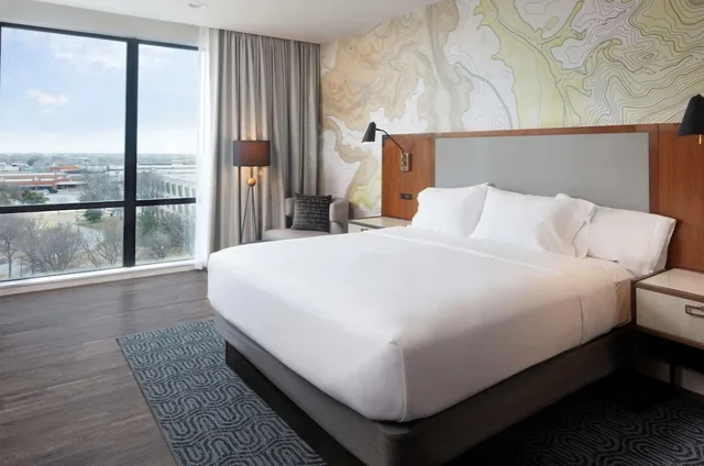 جناح لذوي الإعاقة، EMBASSY SUITES BY HILTON AMARILLO DOWNTOWN HOTEL 1/6