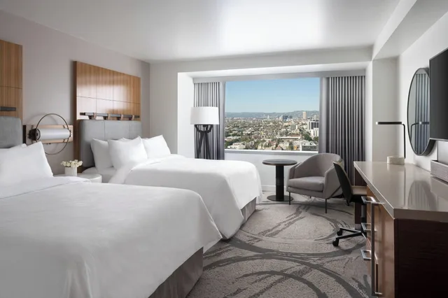 Deluxe, Double Bed, Jw Marriott Los Angeles L A Live 1/5